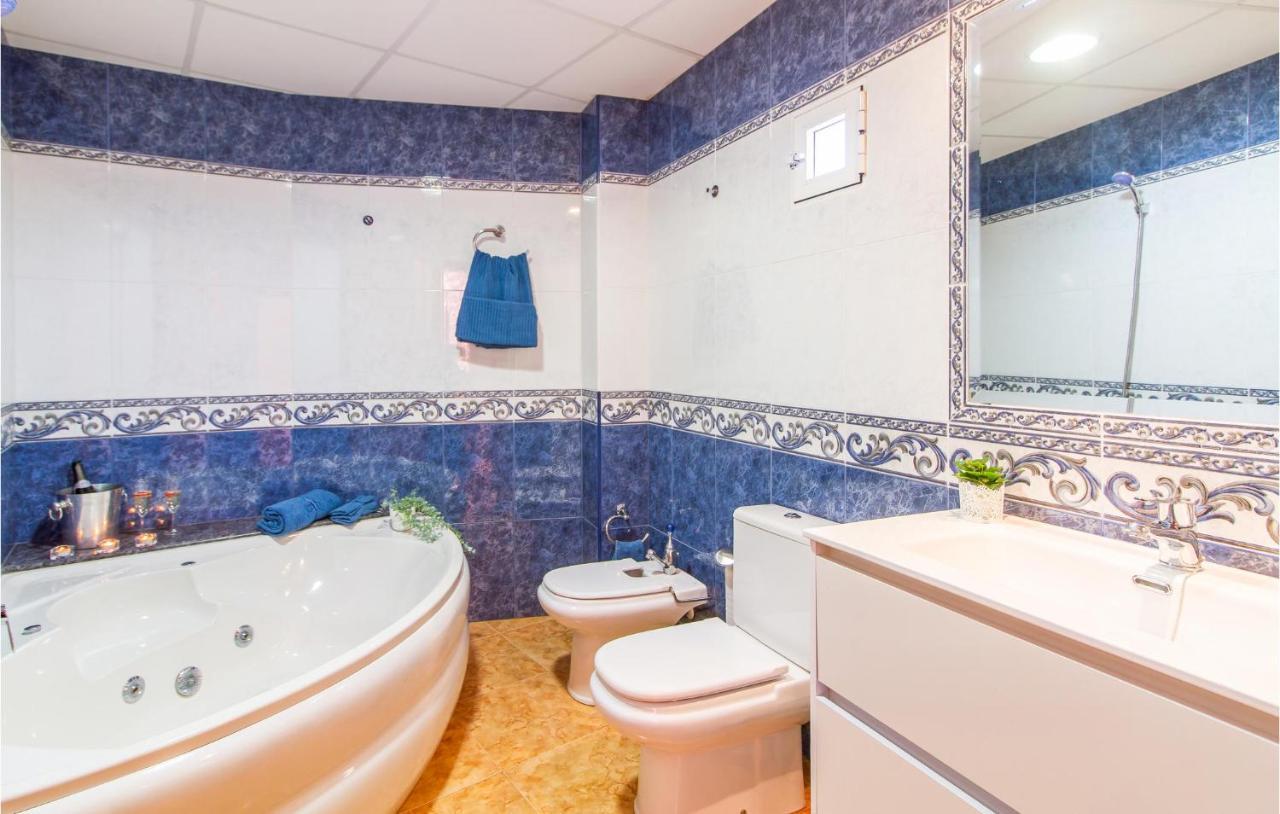 Cozy Apartment In Aguilas With Kitchen Eksteriør bilde